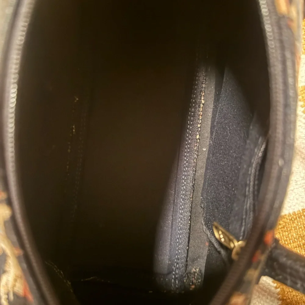 Elegant Black Tapestry Shoulder Bag - Picture 5 of 5